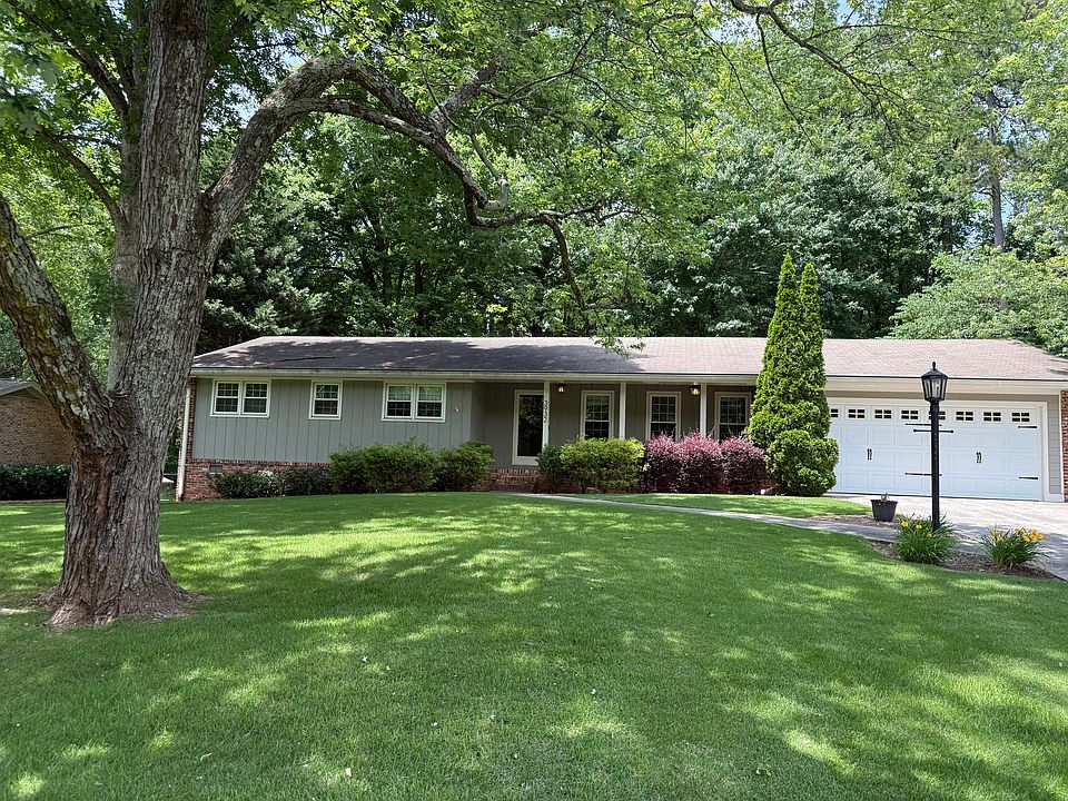 2nd image of 3932 Woburn Dr