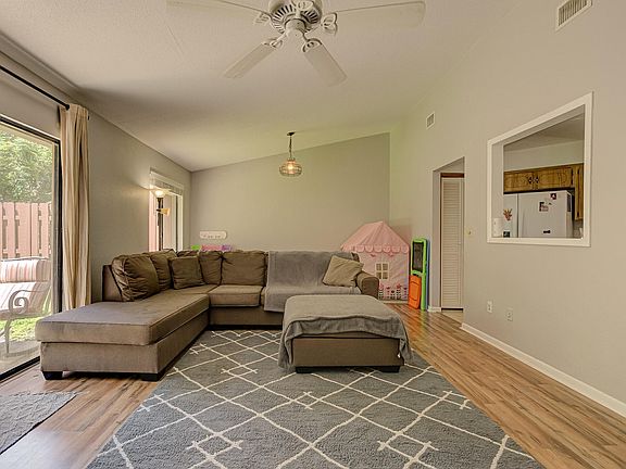 5th image of 52 Wildwood Trl