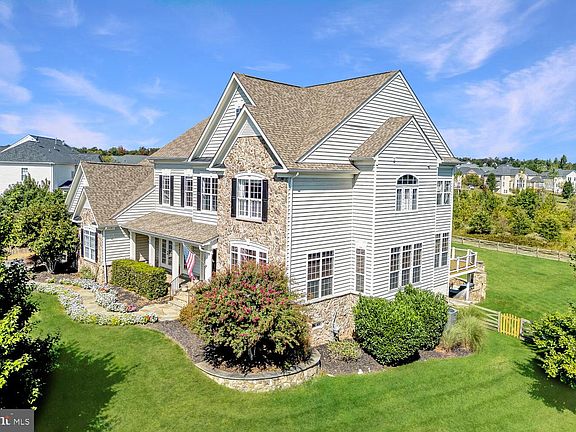 3rd image of 43024 La Riva Dr