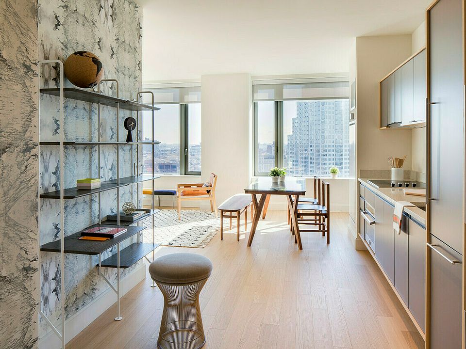 1st image of 10 City Poin APT 32J