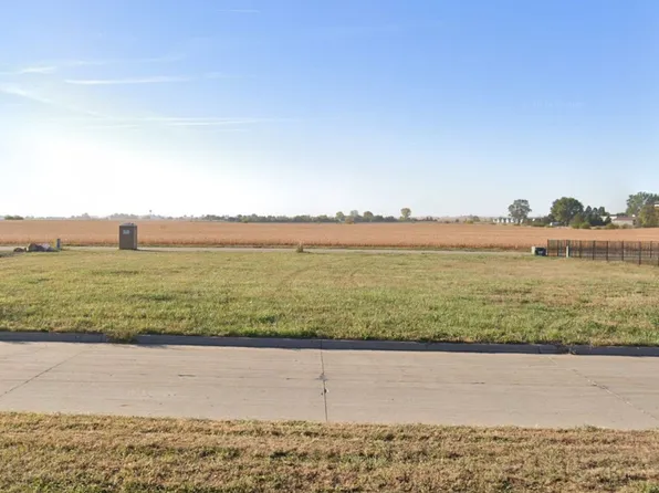 510 Sycamore St, Dallas Center, IA 50063