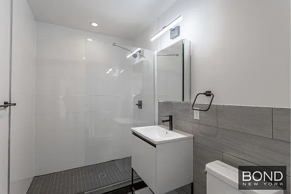 Rented by Bond New York | media 19