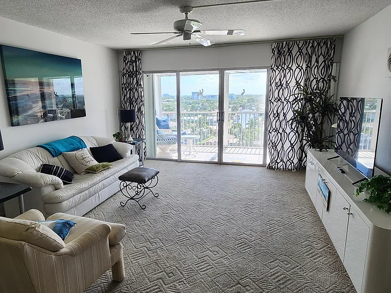 299 N Riverside Dr #1006 — Photo 12