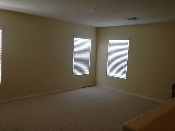 4th image of 557 Playa Linda Pl
