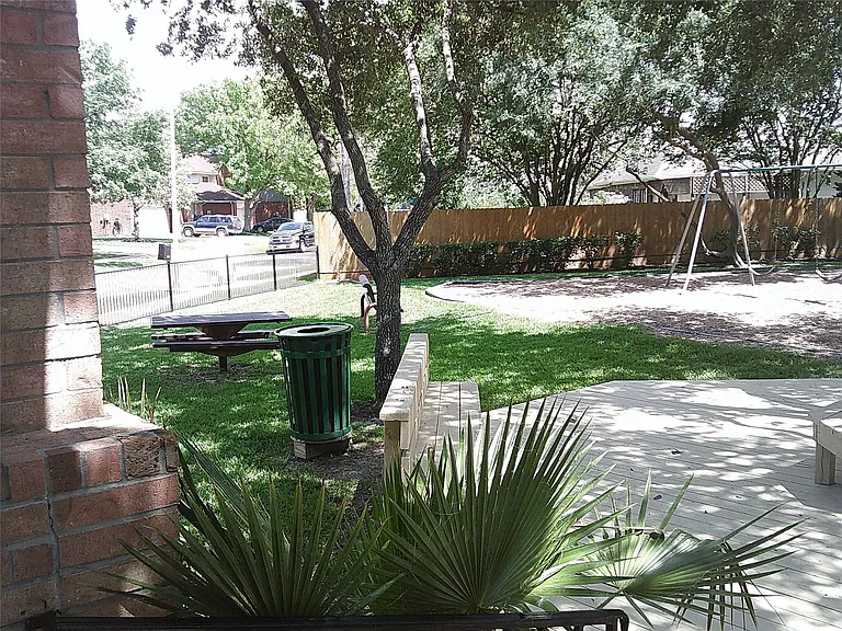 13427 Garden Grv #ST750 — Photo 2