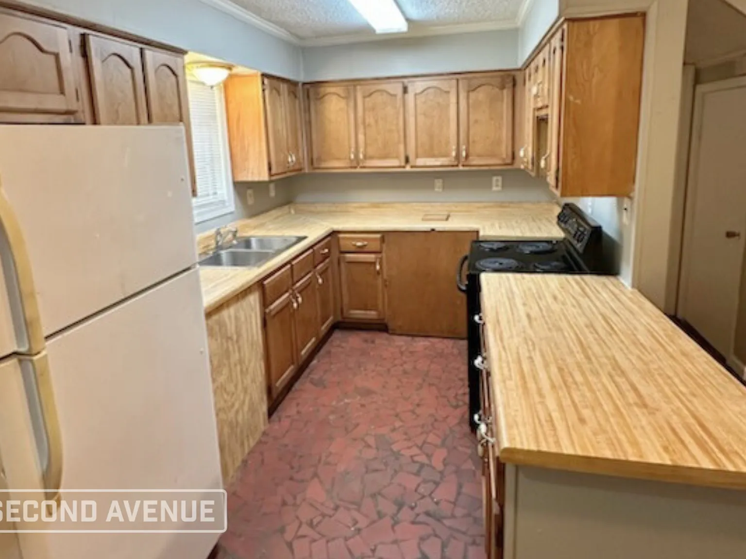 5 bed, 2.0 bath, 2282 sqft, $1,449 — Photo 3