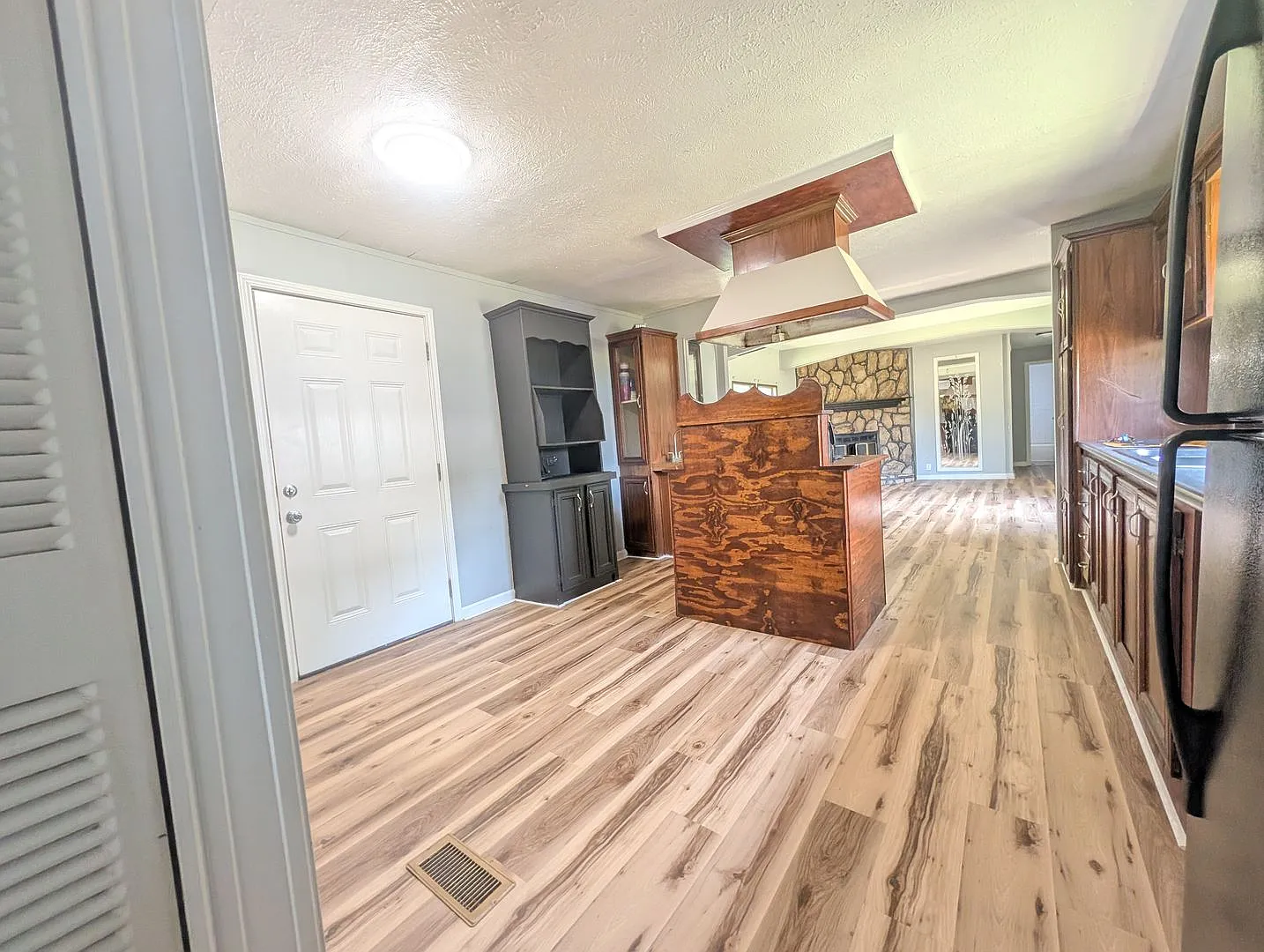 Mobile Home in LE — Photo 2