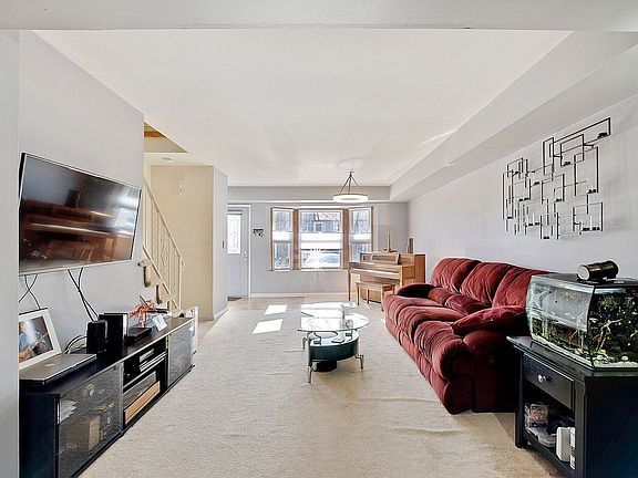 5th image of 357 Tanglewood Dr