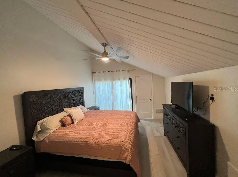 2 bed, 2.0 bath, 998 sqft, $3,900 — Photo 4
