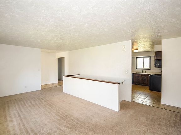 4th image of 575 N Teeples Dr