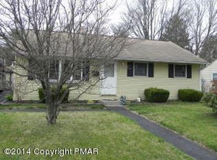 1730 Honeysuckle Ln, Stroudsburg, PA 18360