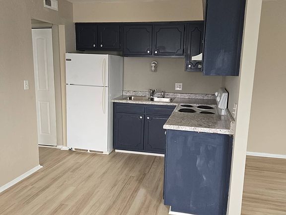 3rd image of 3825 N Whittier Pl #12