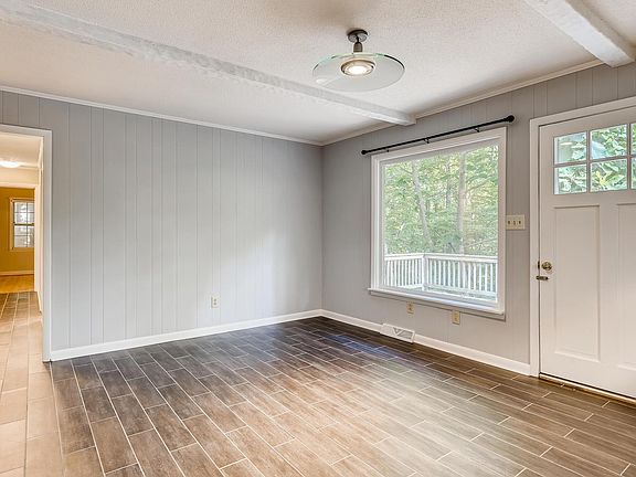 5th image of 1411 Forest Park Dr