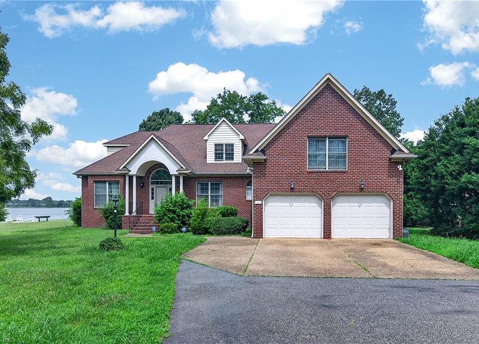 1st image of 19 Hampshire Dr