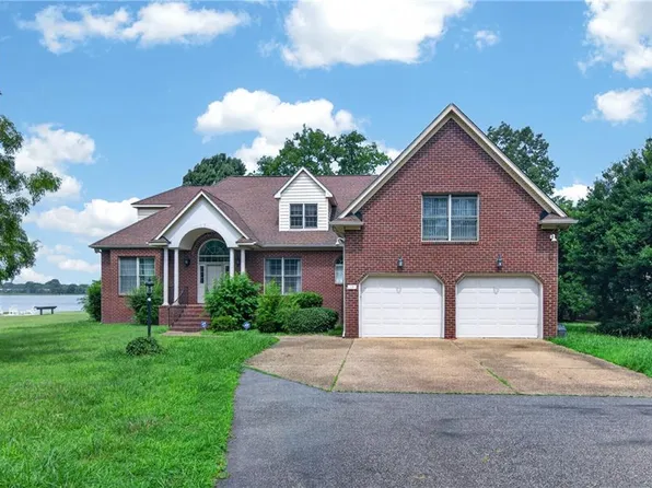 19 Hampshire Dr, Hampton, VA 23669
