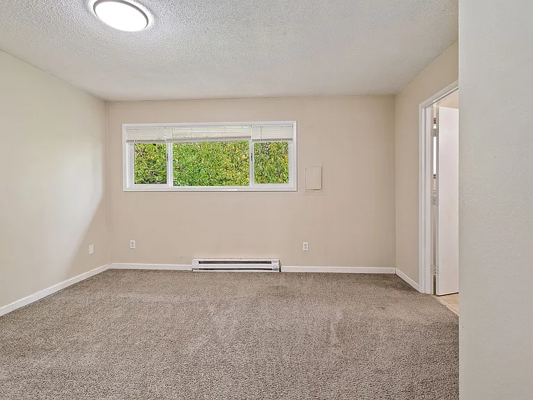 4633 SW Huber St — Photo 10