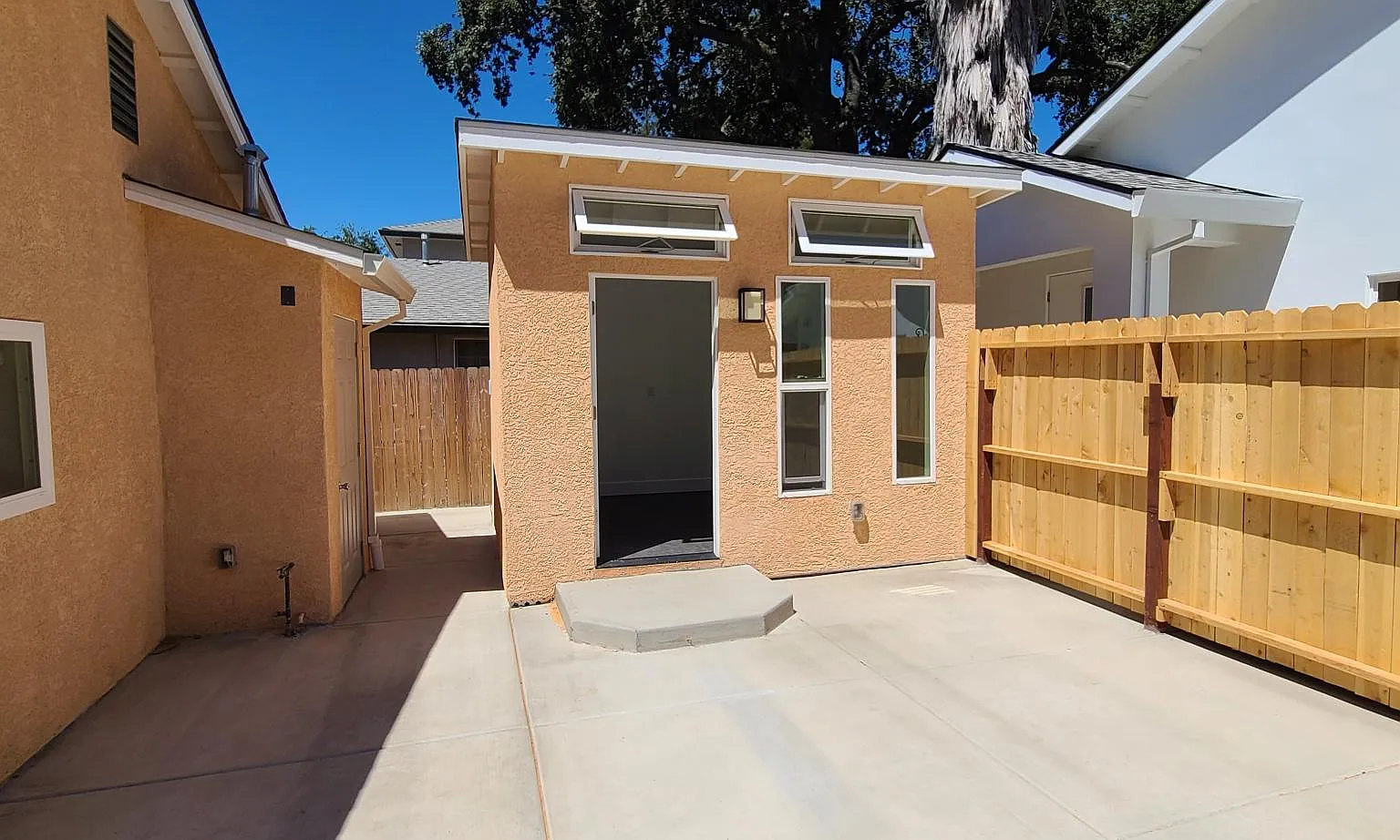 429 Jasmine Ave — Photo 3