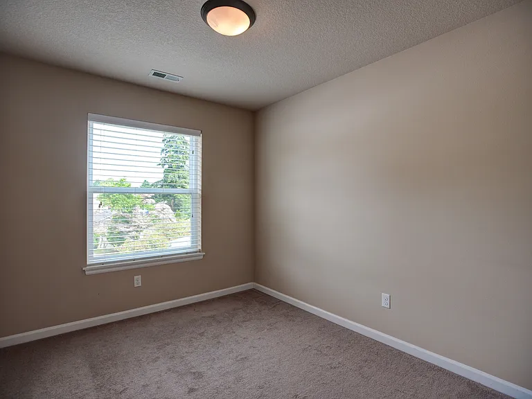 432 NE 136th Ave — Photo 21
