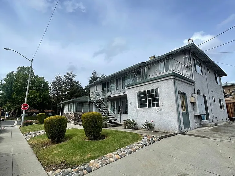 2206 Deborah Dr — Photo 7