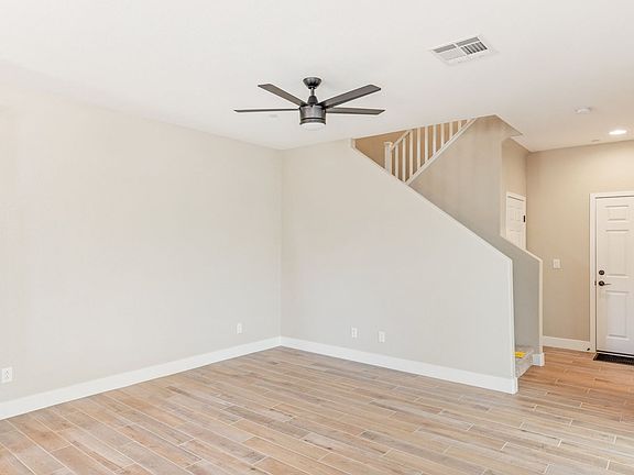 5th image of 682 Cottonwood Hill Pl