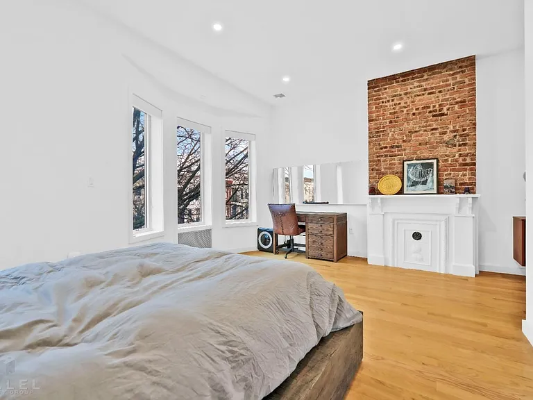 729 Chauncey St #2A — Photo 7