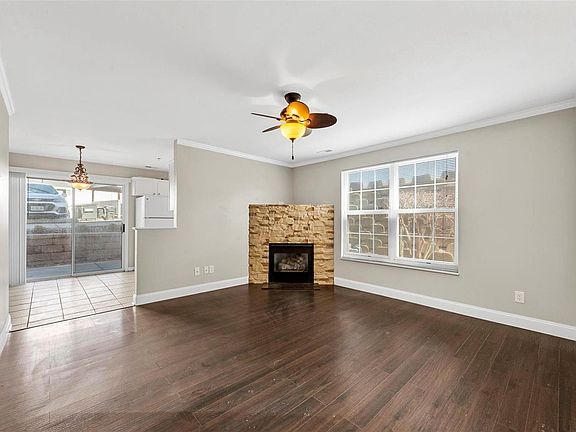 4th image of 16560 Victoria Crossing Dr Unit C