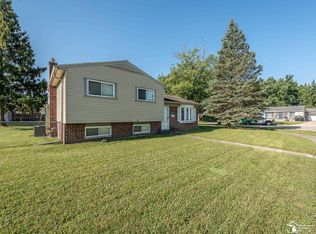 10075 Fairview St, Taylor, MI 48180