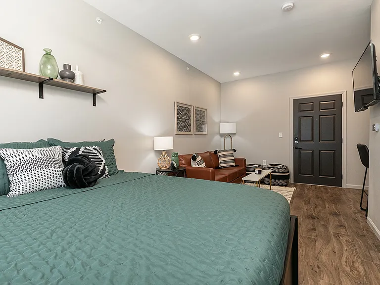 Park57 Studio Furnished Green 9 Bed-Living