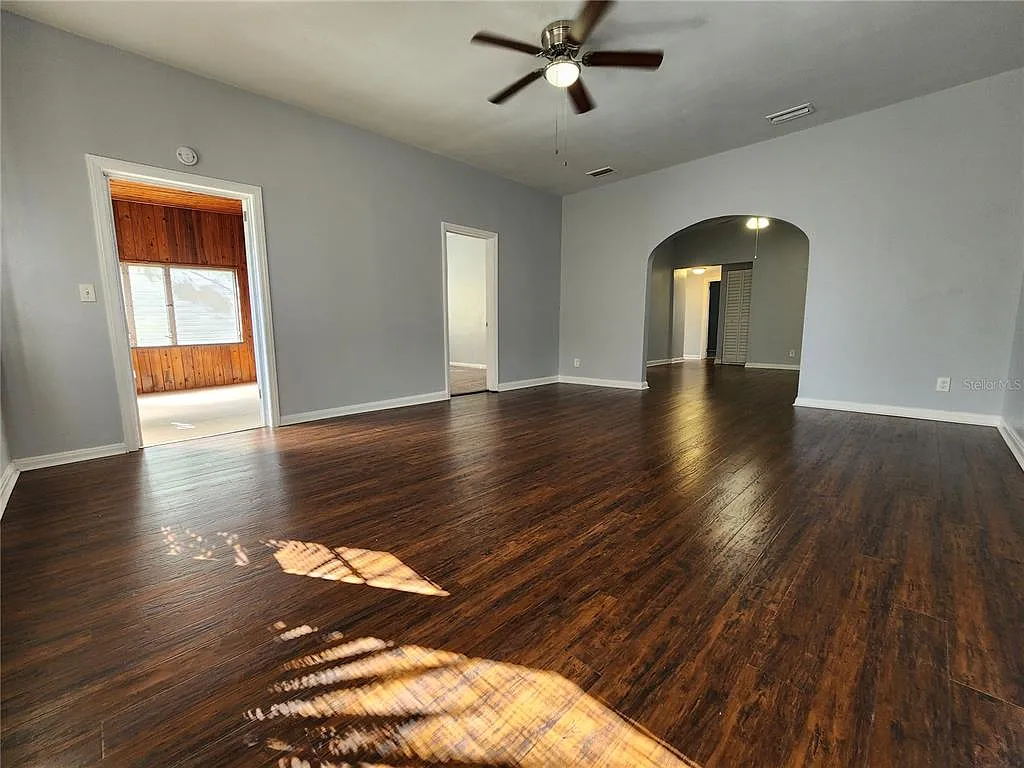 3 bed, 2.0 bath, 1530 sqft, $1,329 — Photo 3