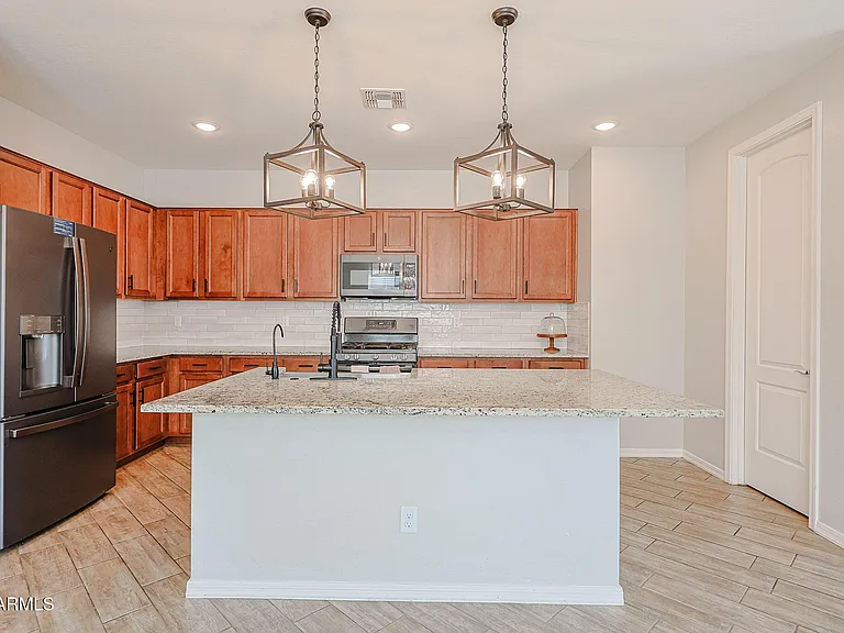 15269 W Pierce St — Photo 10