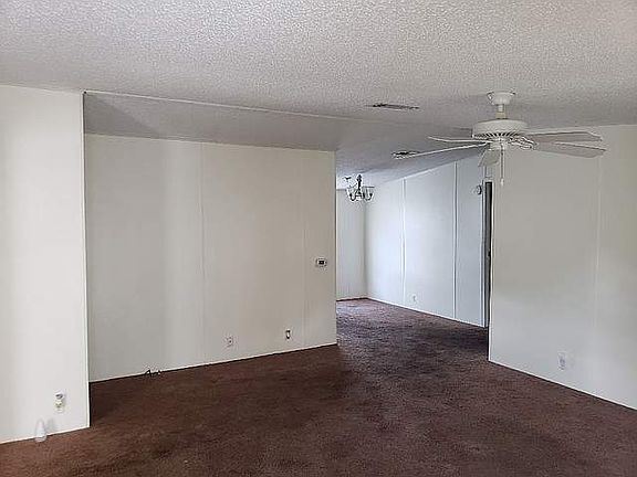 3rd image of 569 Clover Ln