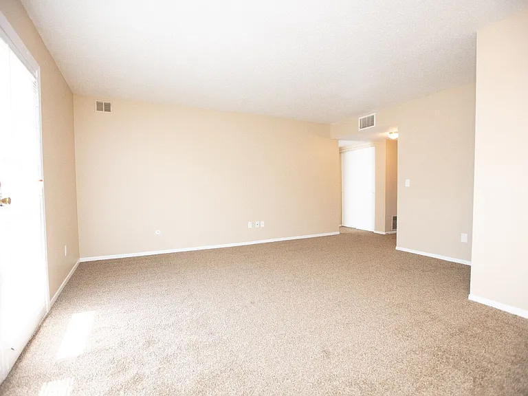 Boulder Creek Apartments — Photo 9