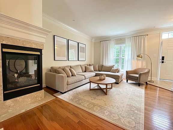 3rd image of 9410 Dunraven St
