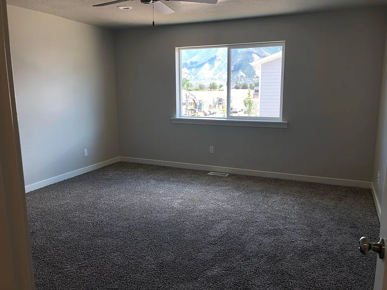 809 S 1710 E — Photo 11