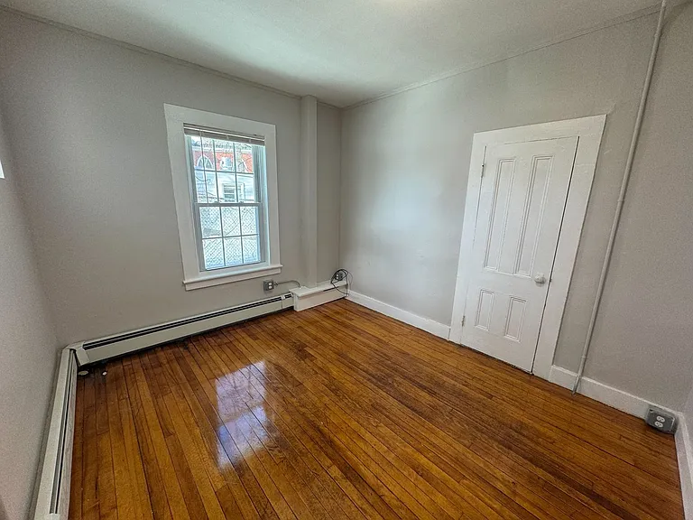 16 Glidden St. — Photo 7