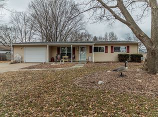 2502 Maplewood Dr, Champaign, IL