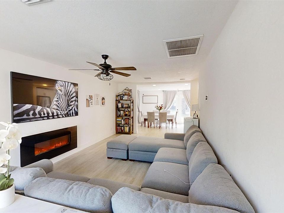 1st image of 820 Poplar Drive