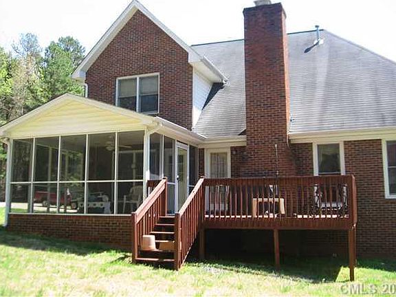 2nd image of 301 Southfork Ln