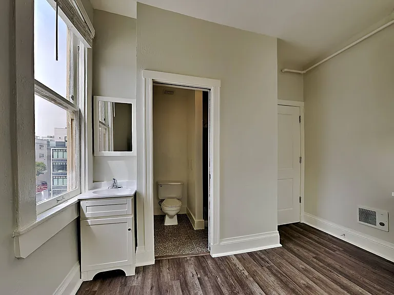 1499 California St. — Photo 33
