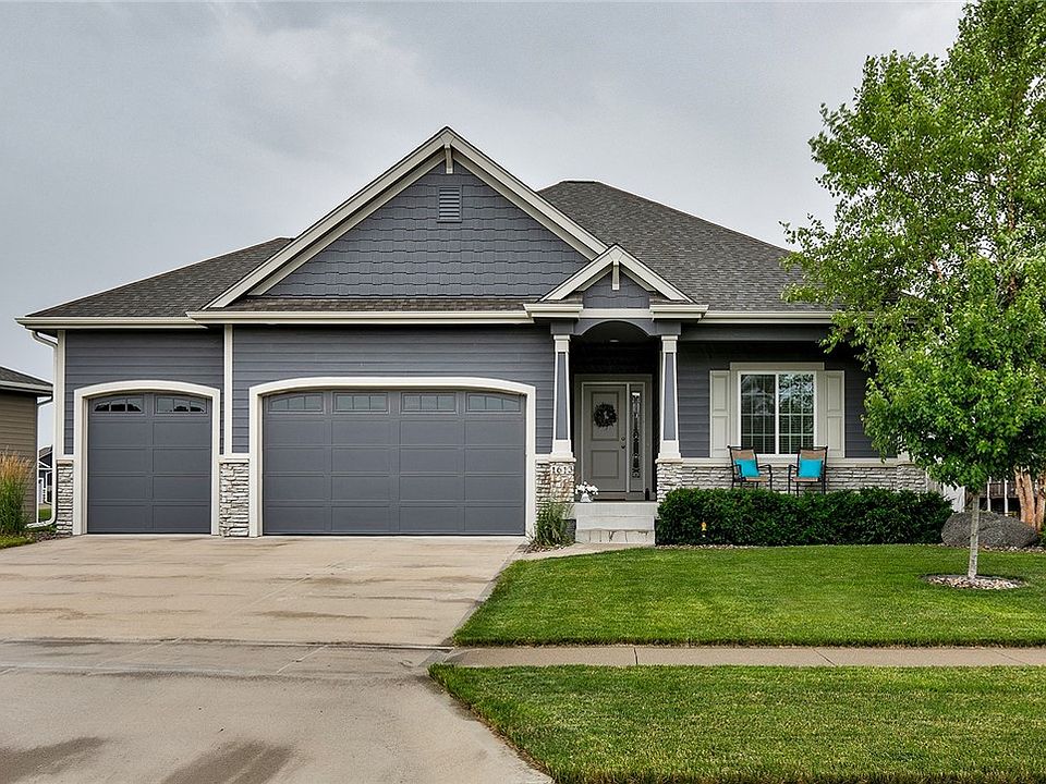 1st image of 1613 NW Pine View Cir