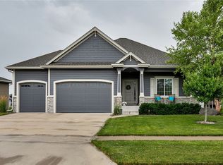 1613 NW Pine View Cir, Ankeny, IA 50023