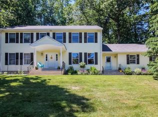 3 Thomas Ct, Valley Cottage, NY 10989