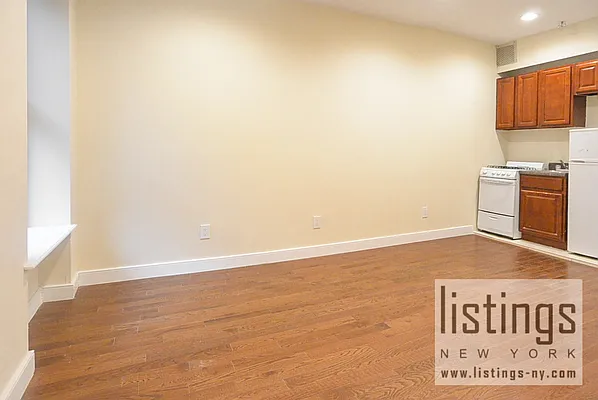 Rented by City Connections Realty | media 3