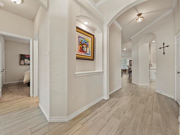 3rd image of 629 Lister Dr