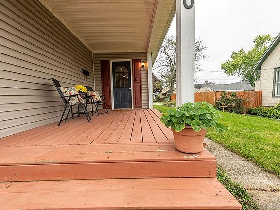 2nd image of 910 McKaig Ave