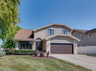 1311 N Foxdale Dr, Addison, IL 60101