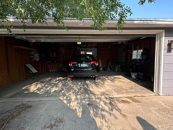5th image of 618 4th Ave SE
