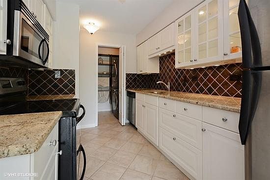 3rd image of 12666 S London Ln