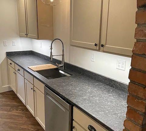 5th image of 2834 Strand Ave