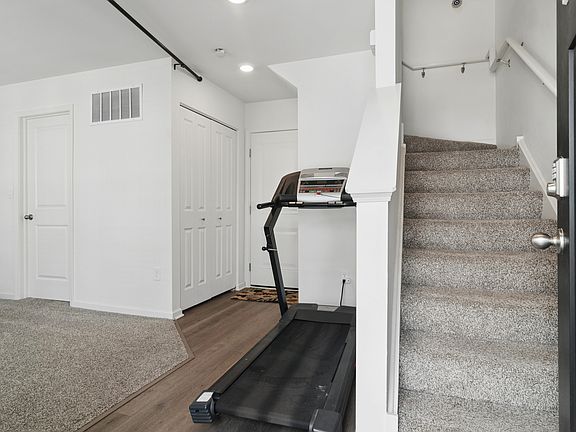 3rd image of 2237 Glacier St